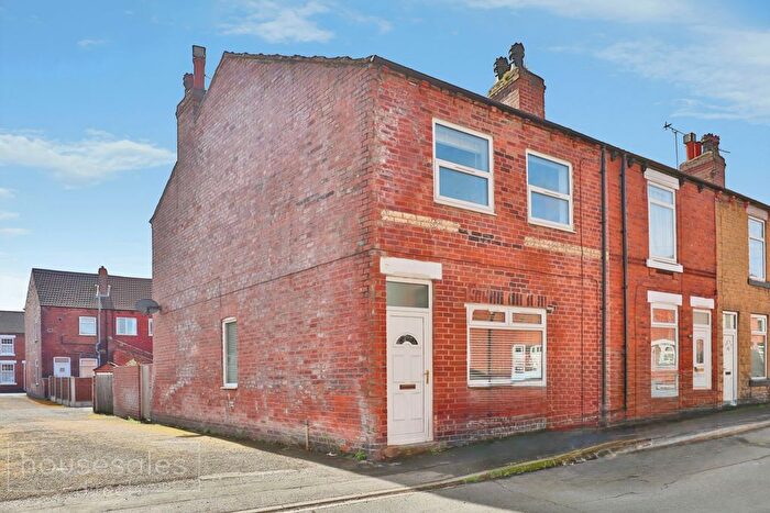 4 Bedroom End Terrace House For Sale In Glebe Street, Castleford, WF10