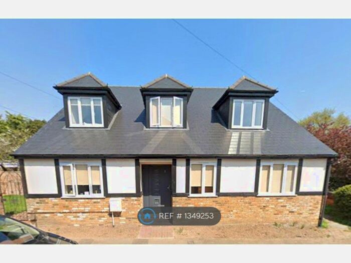 2 Bedroom Flat To Rent In Wootton Close, Hornchurch, RM11