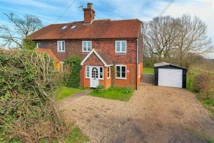 4 Bedroom Semi-Detached House To Rent In Pattenden Lane, Marden, Tonbridge, TN12