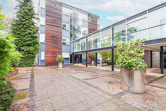 2 Bedroom Flat For Sale In Hatfield Road, St Albans, AL1