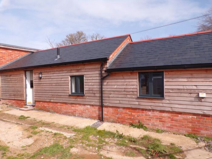 2 Bedroom Barn Conversion To Rent In Lymington Road, New Milton, BH25