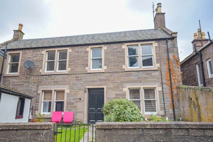 2 Bedroom Flat To Rent In Manor Street, Forfar, Angus, DD8