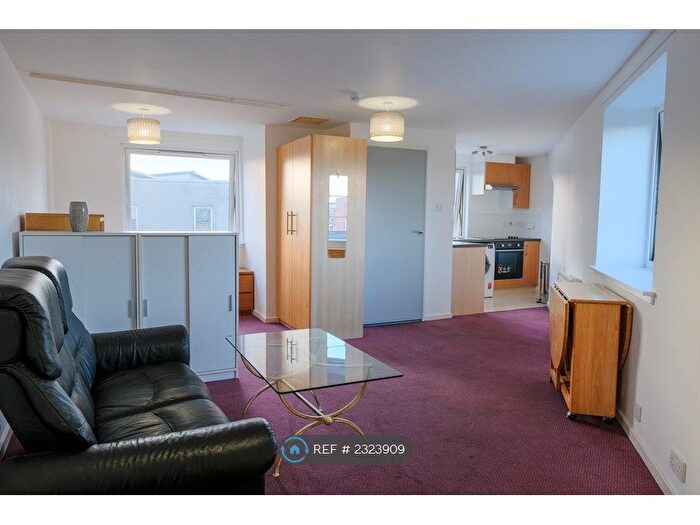 Studio To Rent In Blackfriars Road, Glasgow, G1