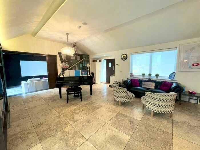 5 Bedroom Bungalow To Rent In Station Road, Lingfield, RH7