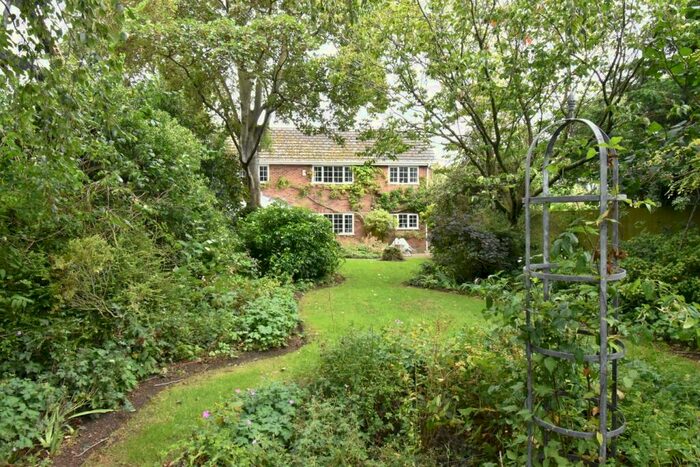 4 Bedroom Detached House For Sale In Bredons Hardwick, Tewkesbury, GL20