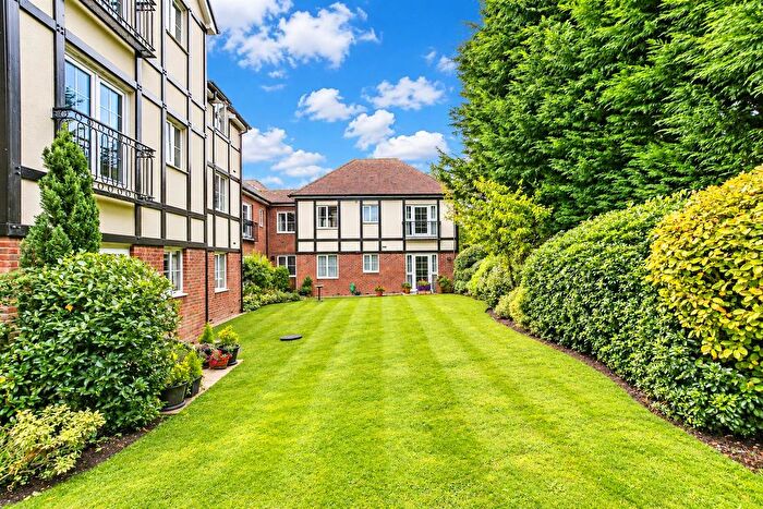 1 Bedroom Flat For Sale In Bolters Lane, Banstead, SM7