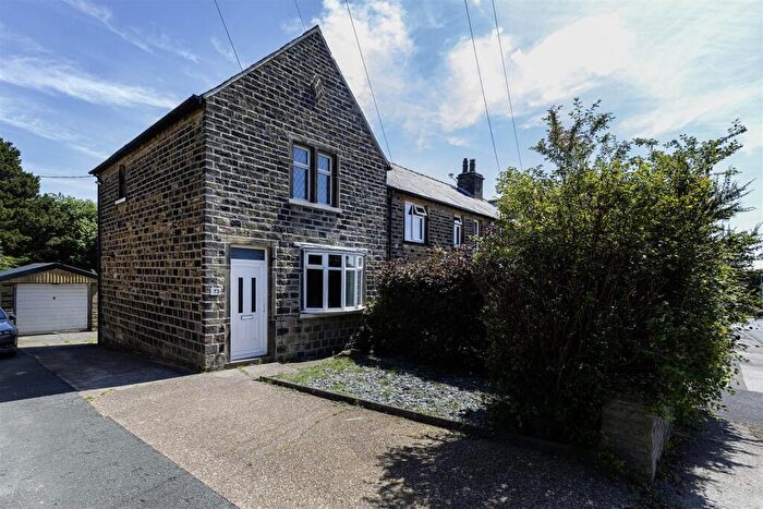 2 Bedroom End Of Terrace House For Sale In Hawes Avenue, Quarmby, Huddersfield, HD3