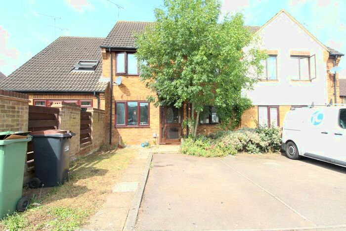 2 Bedroom Semi-Detached House To Rent In Lucas Gardens, Luton, LU3