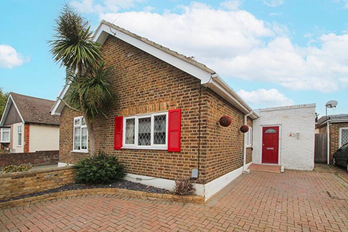 2 Bedroom Semi-detached Bungalow For Sale In Sheep Walk, Shepperton, TW17