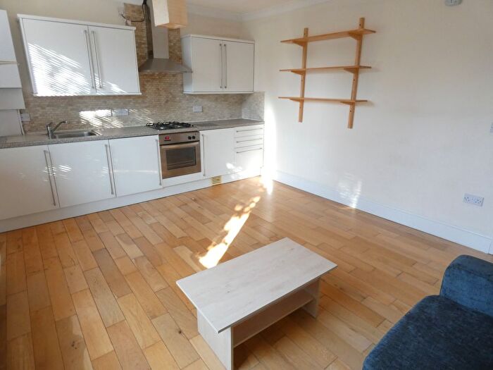 1 Bedroom Flat To Rent In Hewlett Road, Bow, E3