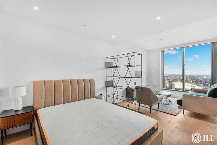 Flat To Rent In Park Drive London, E14