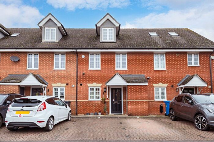 3 Bedroom Town House For Sale In Armitage Place, Maidenhead, SL6