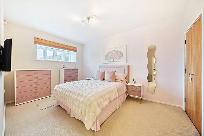 2 Bedroom Flat For Sale In Main Road, Knockholt, Sevenoaks, Kent, TN14
