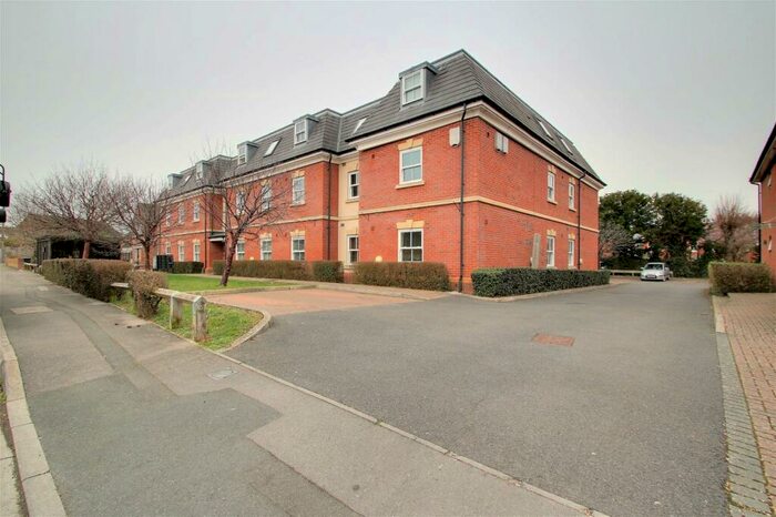 2 Bedroom Apartment To Rent In Craven Road, Newbury, RG14