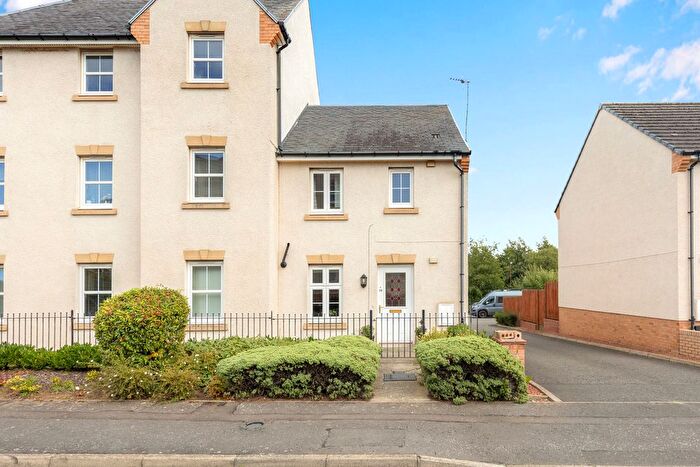 3 Bedroom Semi-Detached House For Sale In Burnbrae Avenue, Bonnyrigg, EH19