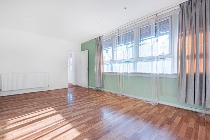 Studio To Rent In Carlton Grove, London, SE15