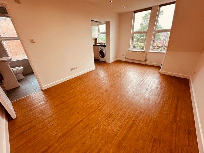 1 Bedroom Flat To Rent In Crescent Road, Barnet, EN4