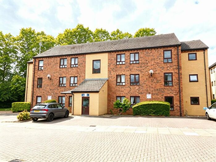 2 Bedroom Flat For Sale In Woodlands Village, Wakefield, WF1