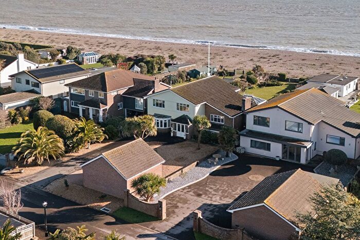 4 Bedroom Detached House For Sale In Arun Way, Aldwick Bay Estate, Aldwick, West Sussex, PO21