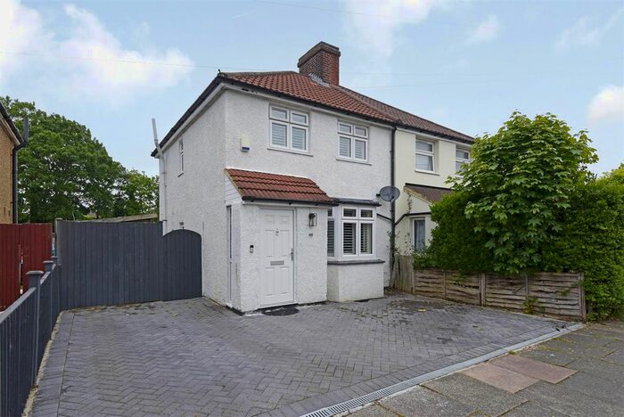 3 Bedroom Semi-Detached House To Rent In Third Avenue, Enfield, EN1