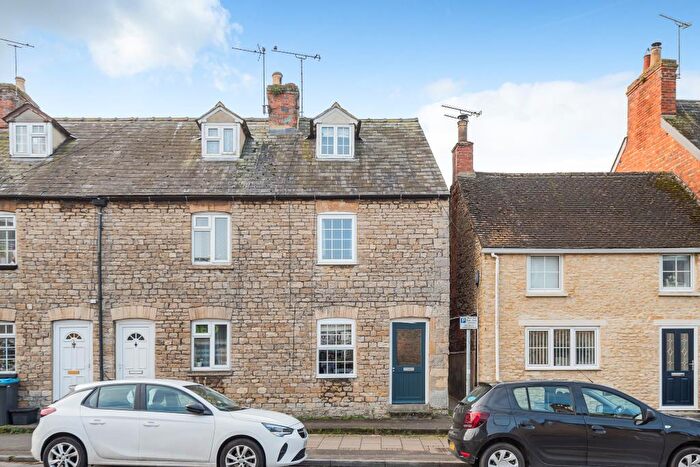 2 Bedroom Cottage To Rent In Corn Street, Witney, OX28