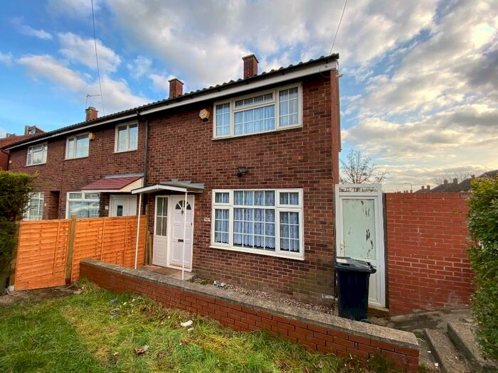 2 Bedroom End Of Terrace House To Rent In New North Road, Chigwell, Essex, IG6