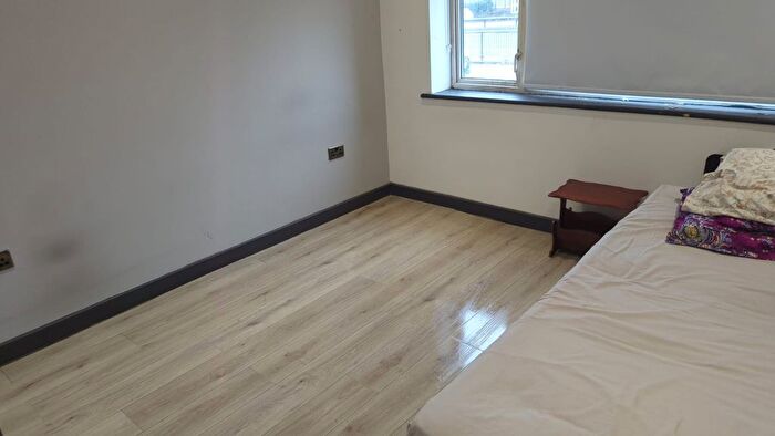 Studio To Rent In Western Avenue, Greenford, UB6
