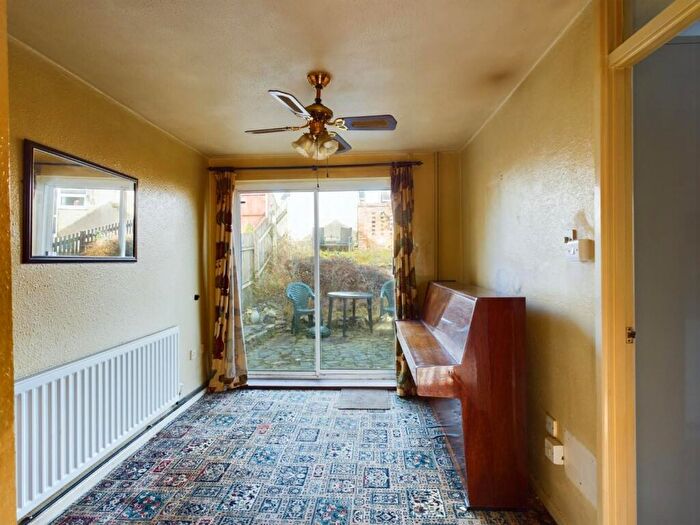 3 Bedroom Detached House For Sale In Malvern Drive, Bristol, BS30