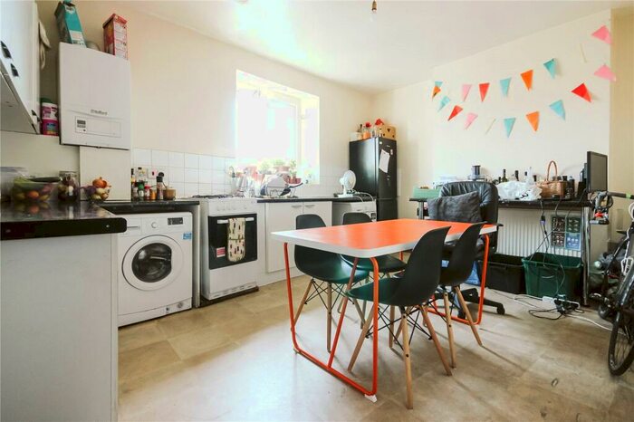 3 Bedroom Maisonette To Rent In Lawrence Hill, Bristol, BS5