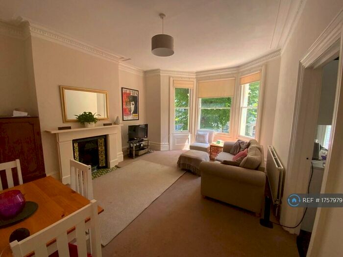 2 Bedroom Flat To Rent In St. Aubyns, Hove, BN3
