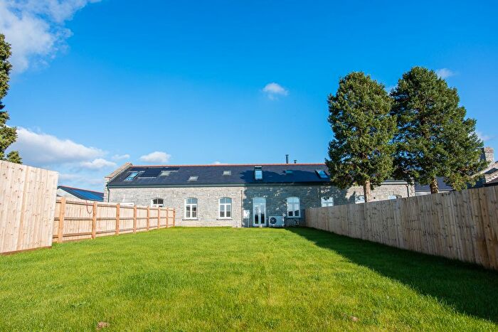 5 Bedroom Terraced House For Sale In Watts Quarry Lane, Somerton, Somerset, TA11