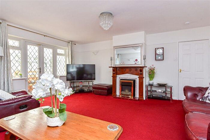 3 Bedroom Detached Bungalow For Sale In Bradstow Way, Broadstairs, Kent, CT10
