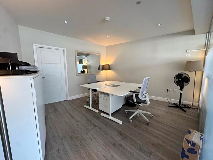 Property To Rent In Queens Road, Weybridge, Surrey, KT13