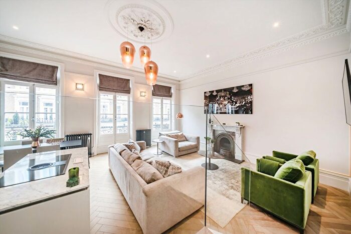 2 Bedroom Flat For Sale In Trebovir Road, Earl's Court, SW5