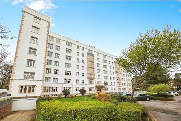 1 Bedroom Flat For Sale In Pine Grange, Bath Road, Bournemouth, Dorset, BH1