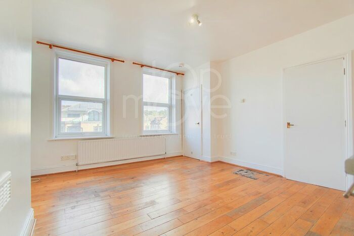 2 Bedroom Flat To Rent In Park Lane, Croydon, CR0