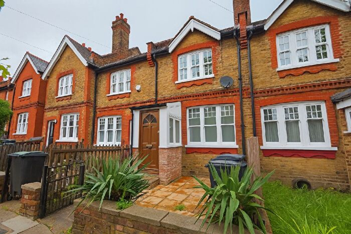 3 Bedroom Terraced House To Rent In Hawthorn Road, London, Harringay, N8
