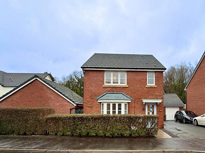 3 Bedroom Detached House For Sale In Maes Y Ffion, Llwydcoed, Aberdare, CF44