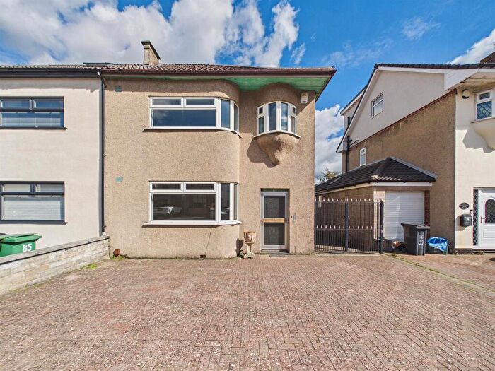 3 Bedroom Semi Detached House For Sale In Kinsale Road, Whitchurch, Bristol, BS14