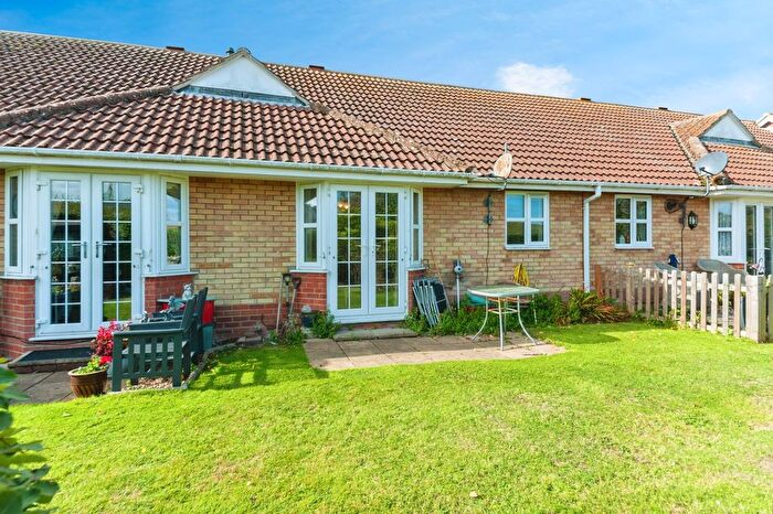 1 Bedroom Bungalow For Sale In Lyon Close, Clacton-On-Sea, Essex, CO15