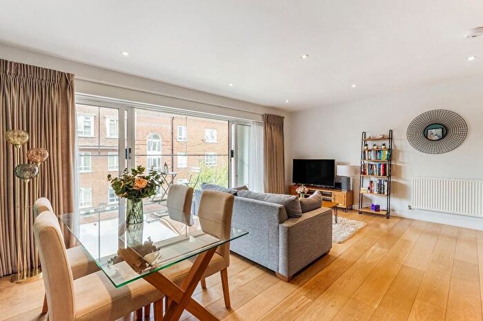 2 Bedroom Flat For Sale In Triangle Place, Clapham, London, SW4
