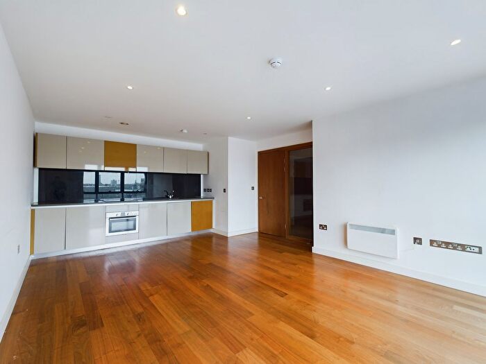 2 Bedroom Flat To Rent In Waterside, Liverpool, L3