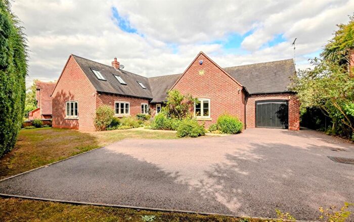 5 Bedroom Detached House For Sale In Coton Road, Walton On Trent, DE12