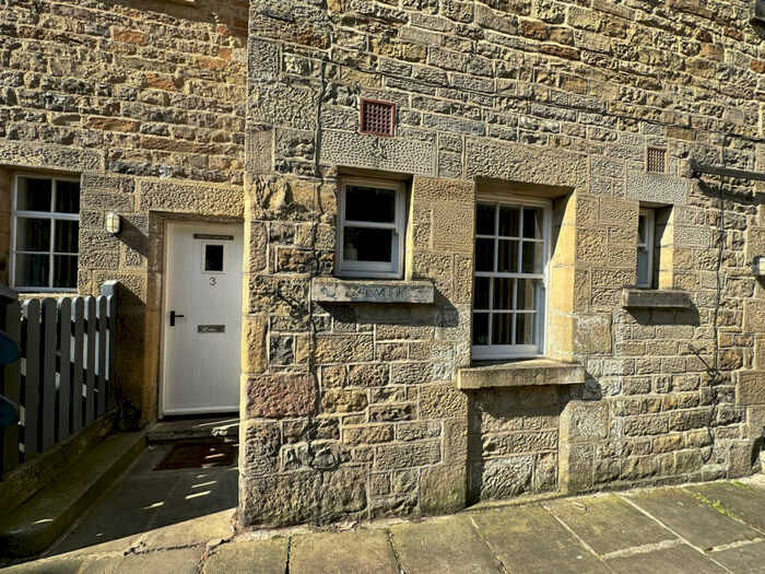 2 Bedroom Cottage For Sale In Back High Street, Pateley Bridge, HG3