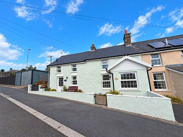 2 Bedroom Semi-Detached House For Sale In Panteg Cross, Llandysul, SA44