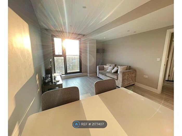 2 Bedroom Flat To Rent In Beaumont Court, Southend-On-Sea, SS2