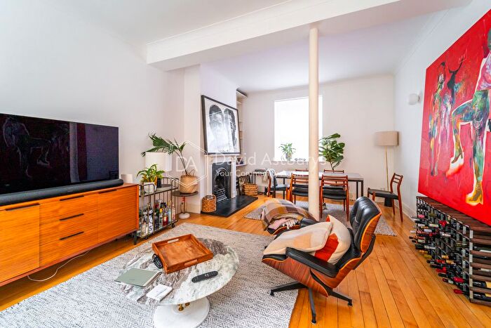 2 Bedroom Mews To Rent In Hardwicke Mews, Clerkenwell, London, WC1X