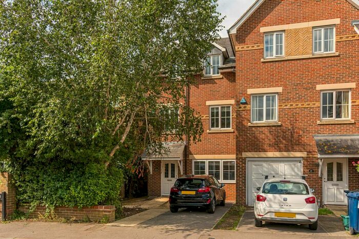 6 Bedroom Semi-Detached House To Rent In St Marys Road, Cowley, Oxford, OX4