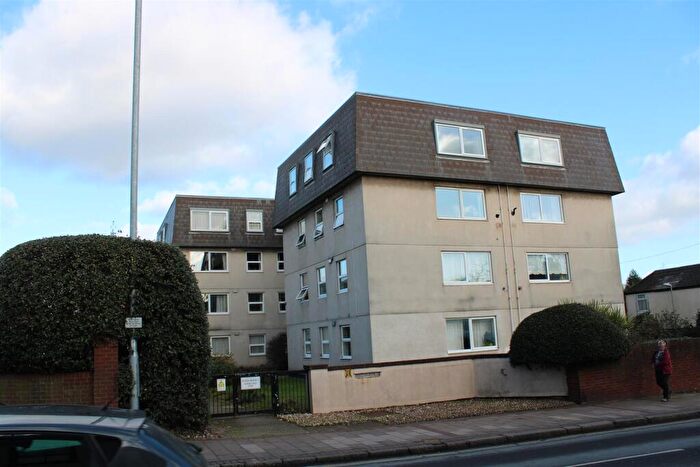 2 Bedroom Flat To Rent In Fore Street, Heavitree, Exeter, EX1