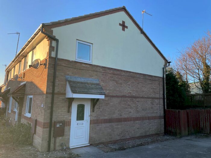 2 Bedroom Town House To Rent In Belvoir Way, Somercotes, Alfreton, DE55